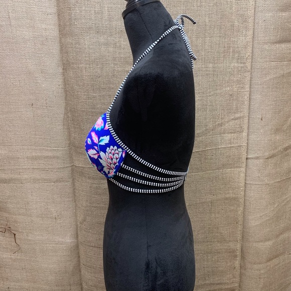 Shade & Shore Floral Bikini Top - Picture 5 of 11